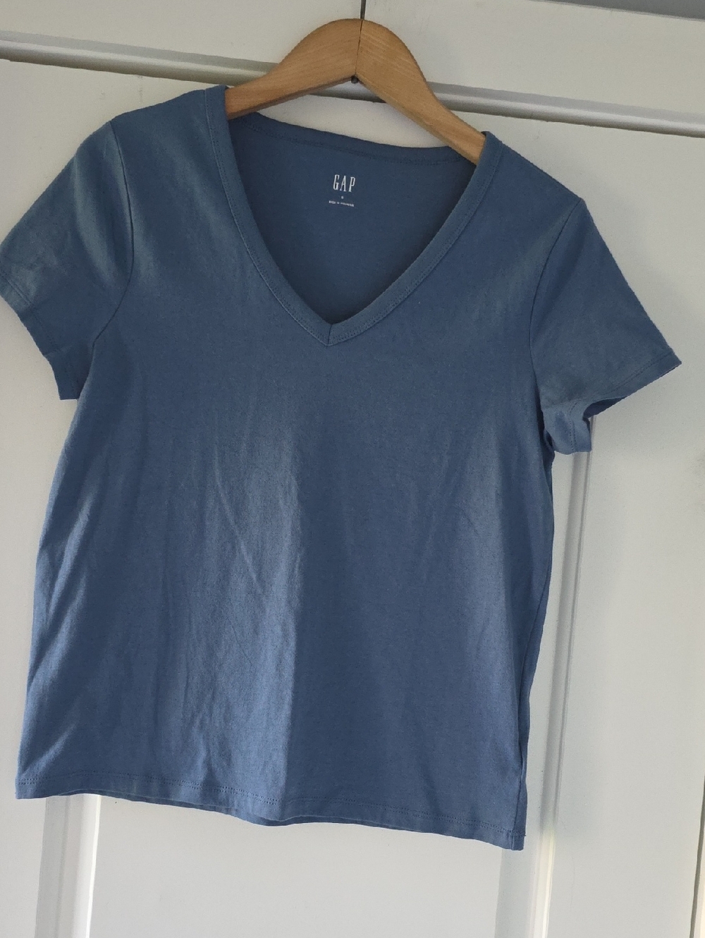 GAP Women's Short-Sleeve V-Neck Tee in Blue